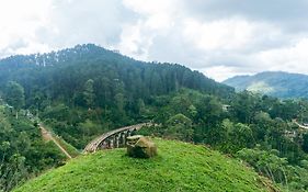 Bed And Breakfast Hobbit Hole Hideaway